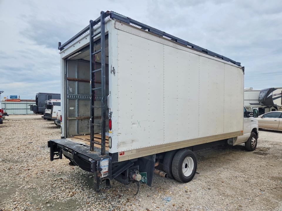 2022 Ford Econoline E350 Super Duty Cutaway Van