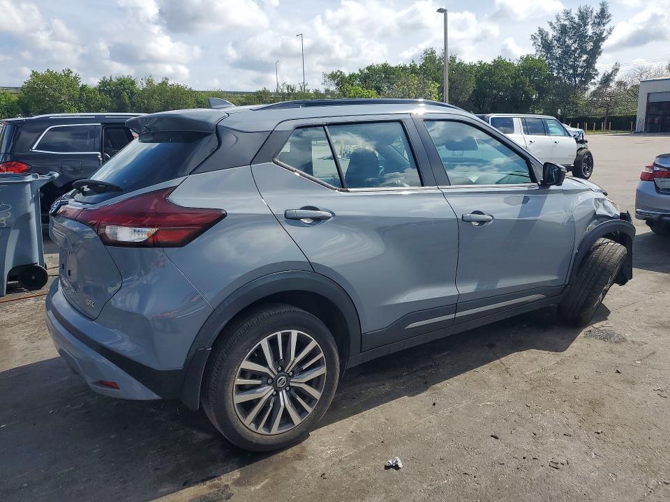 2021 Nissan Kicks sr