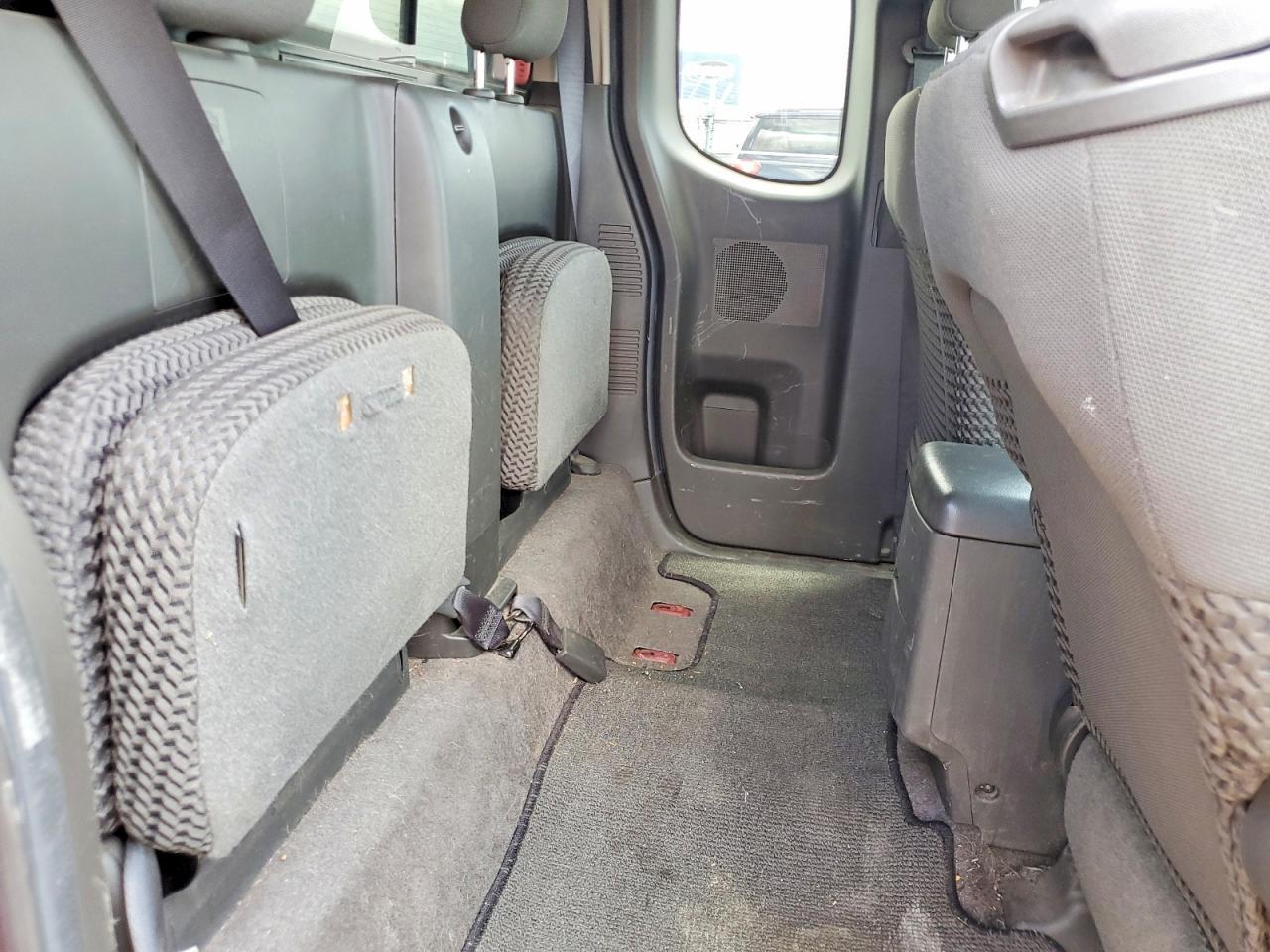 2005 Nissan Frontier SE