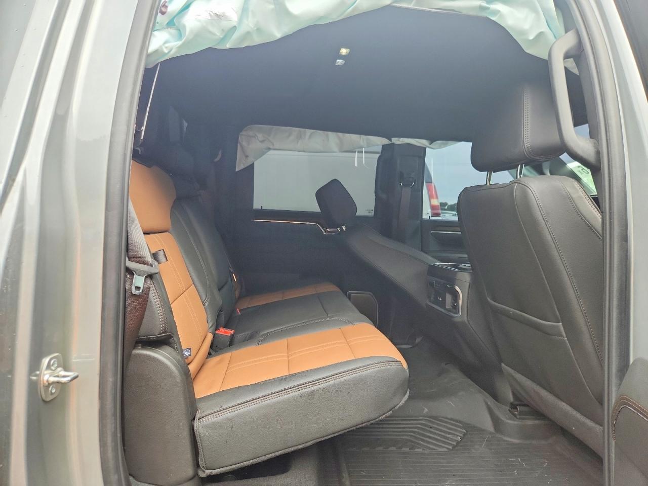 2025 Chevrolet Silverado K3500 High Country