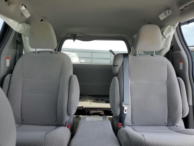 2018 Toyota Sienna le