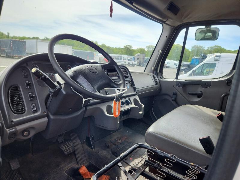 2018 Freightliner Business Class M2 BOX Truck