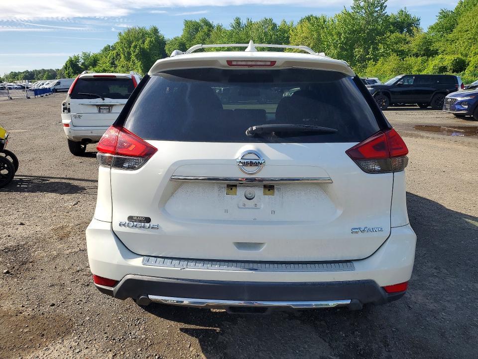 2017 Nissan Rogue sv