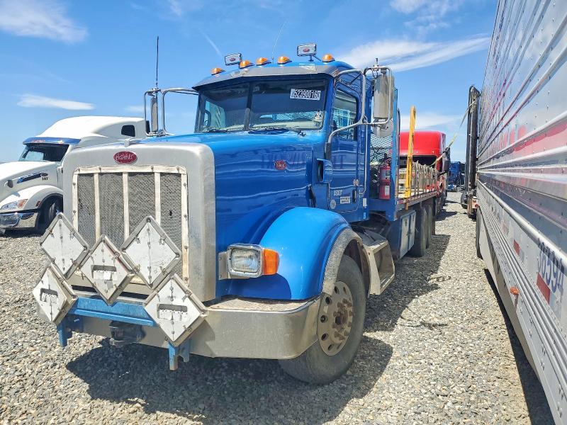 2013 Peterbilt 367 Flatbed Truck