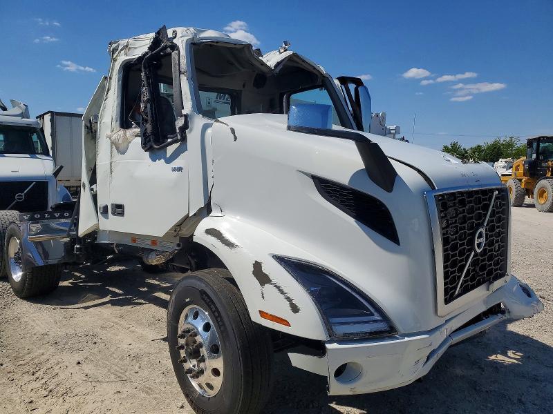 2026 Volv O VNR Semi Truck