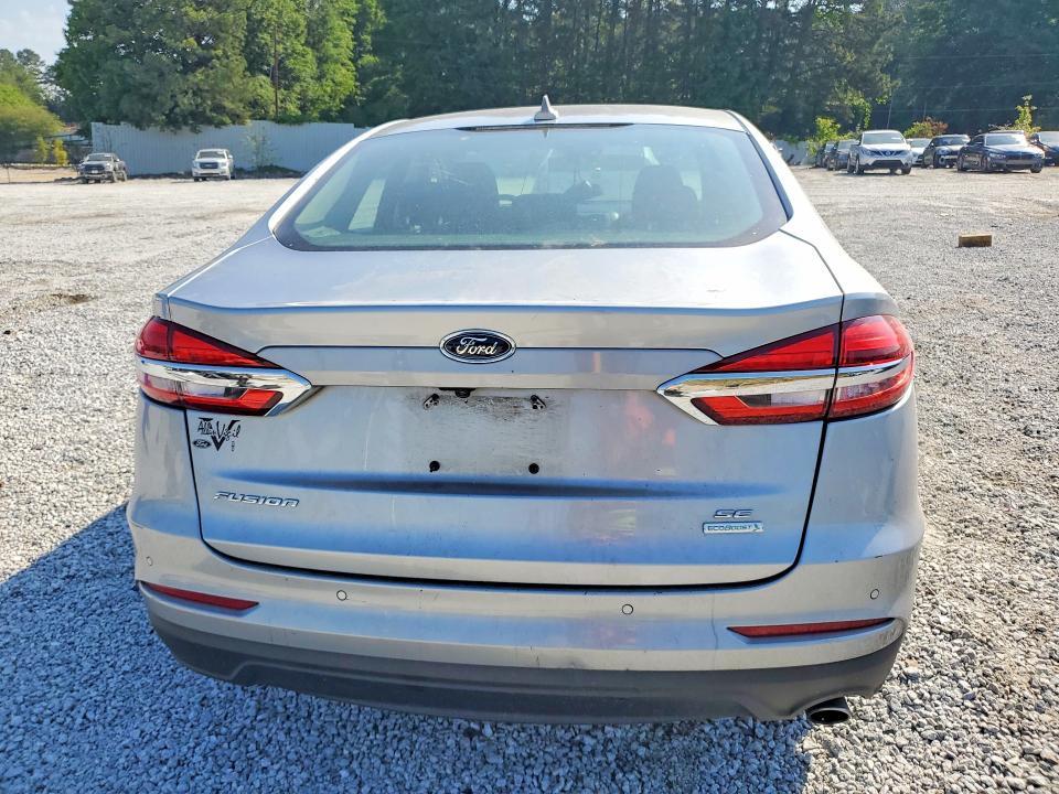 2020 Ford Fusion se