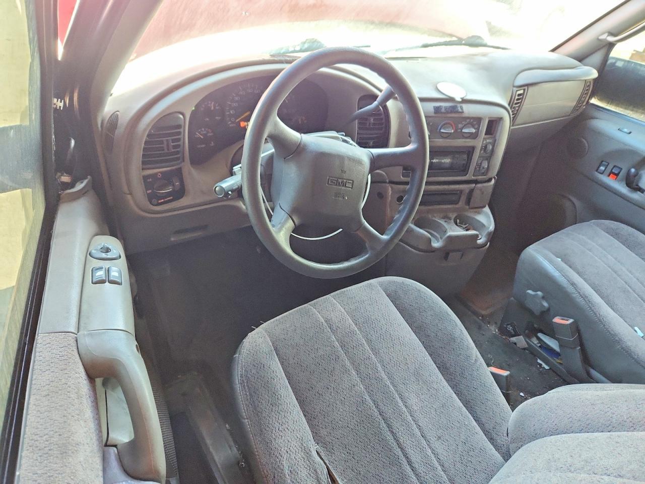 1999 GMC Safari XT