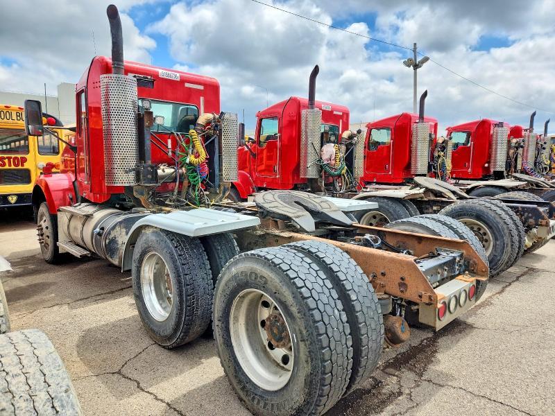 2013 Kenworth T800 Semi Truck