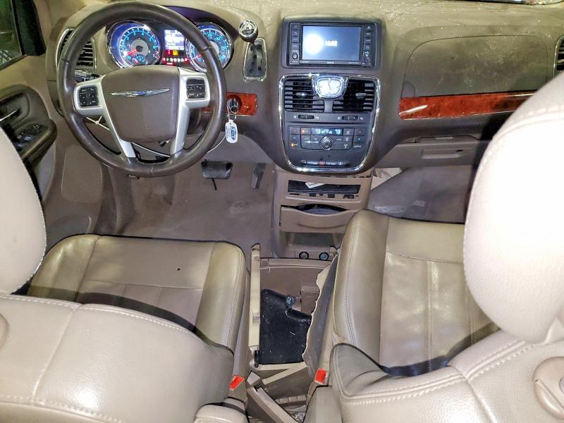 2014 Chrysler Town & Country Touring