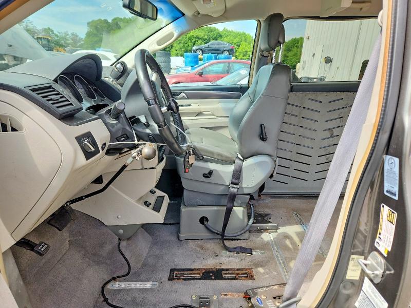 2010 Volkswagen Routan se