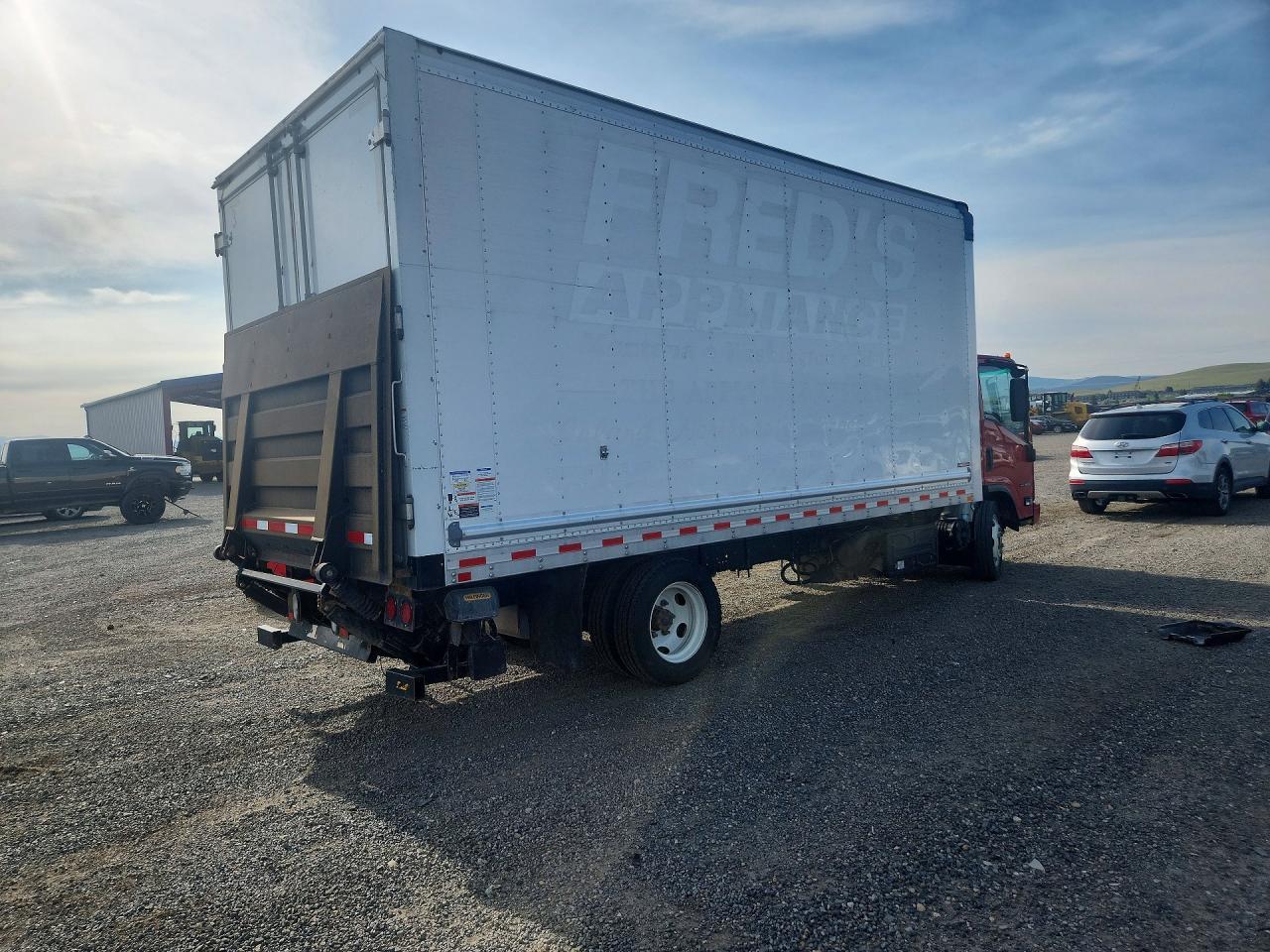 2022 Isuzu NRR BOX Truck