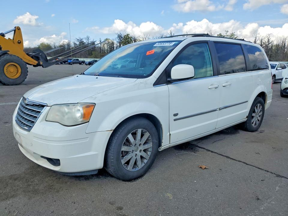 2009 Chry Town and Country