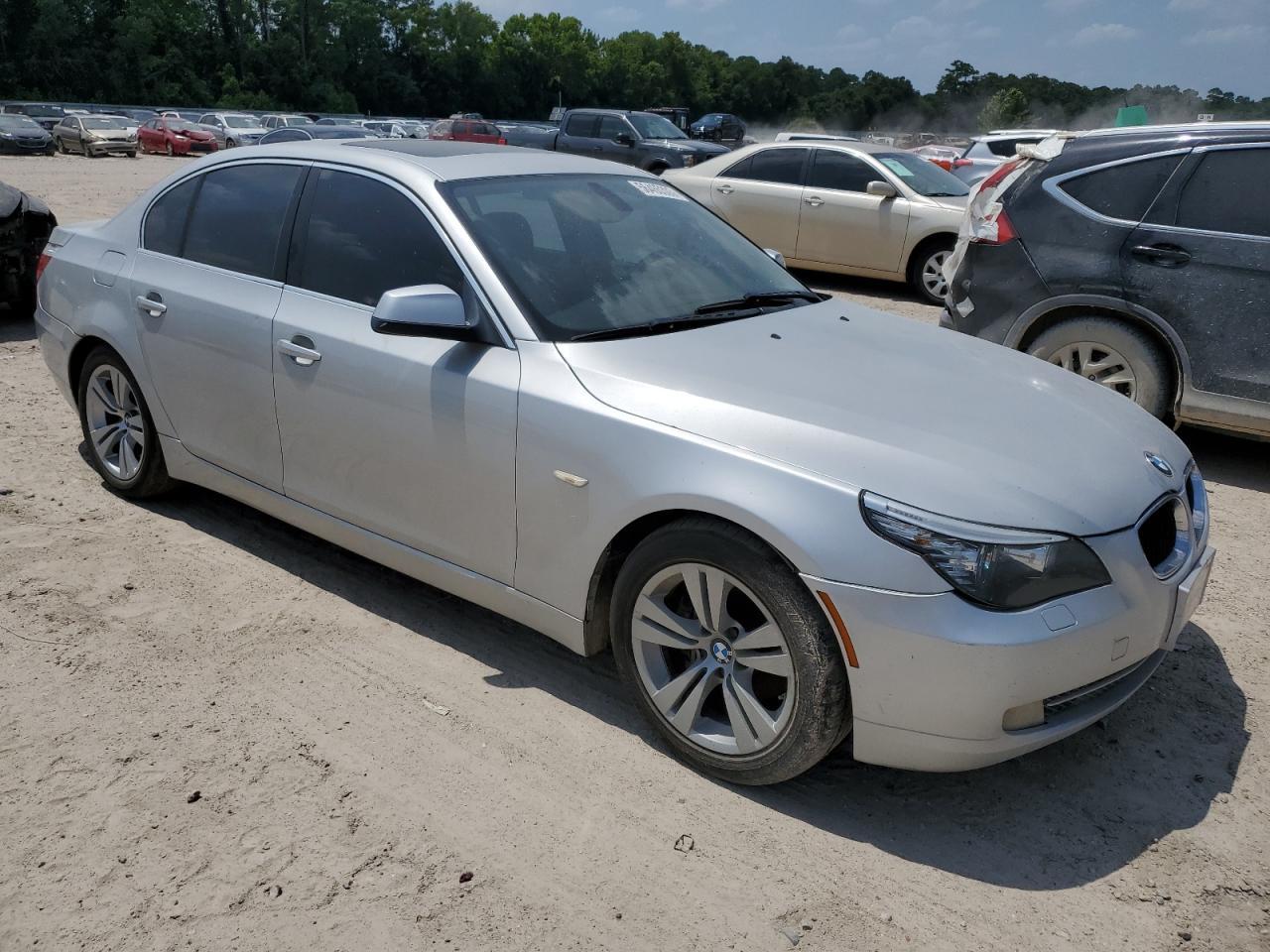 2010 BMW 528 i
