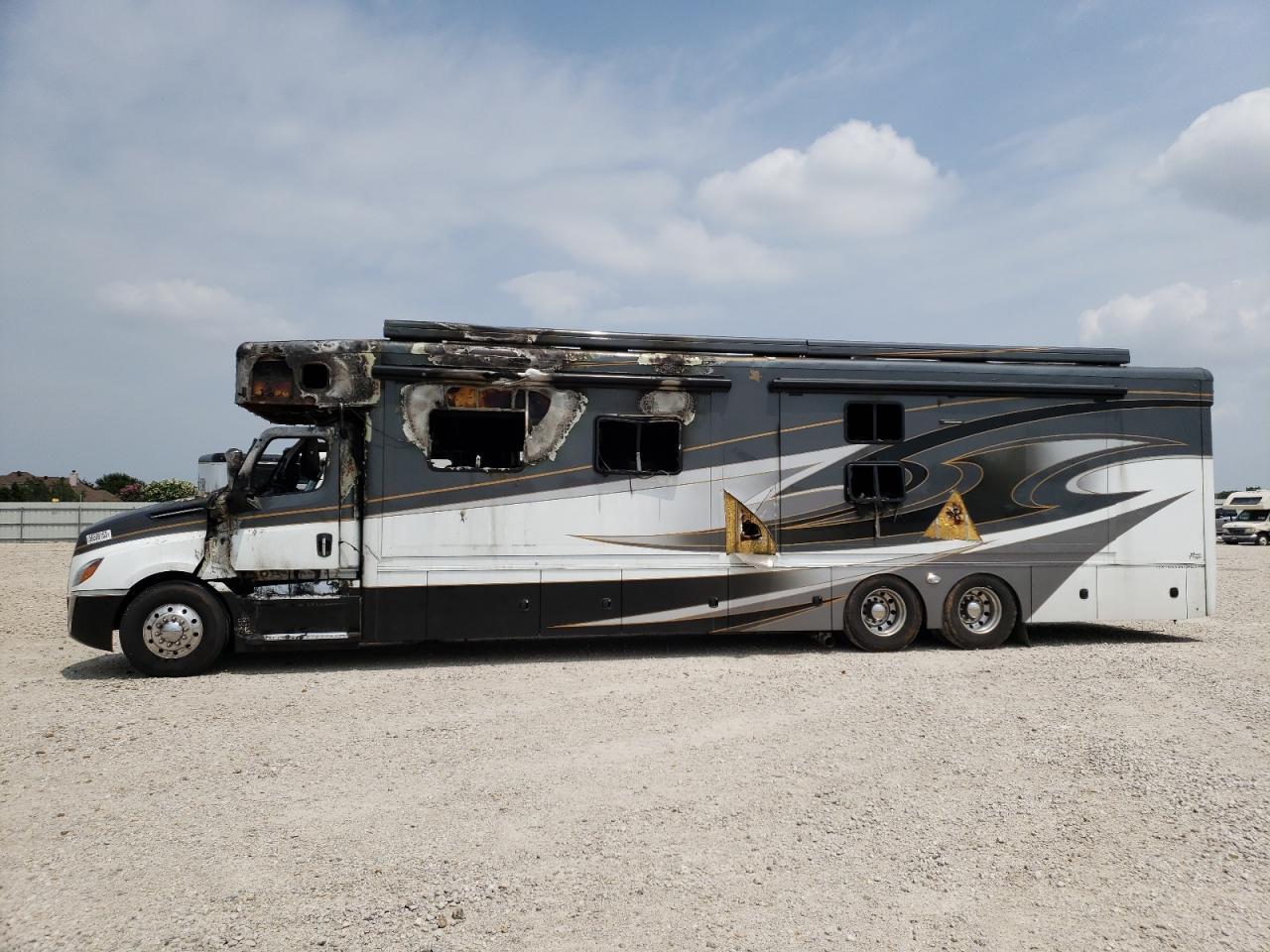 2022 Freightliner Cascadia 126