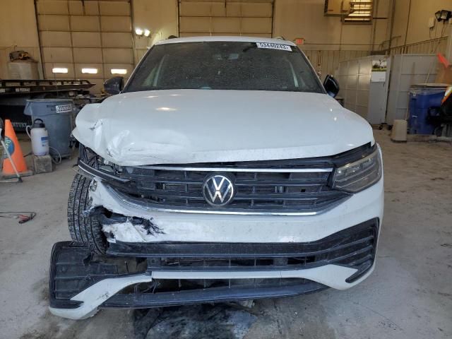 2023 Volkswagen Tiguan SE R-LINE Black