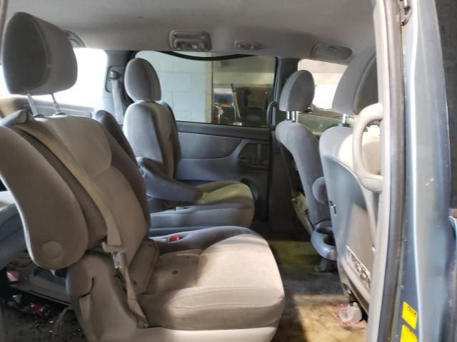 2009 Toyota Sienna CE