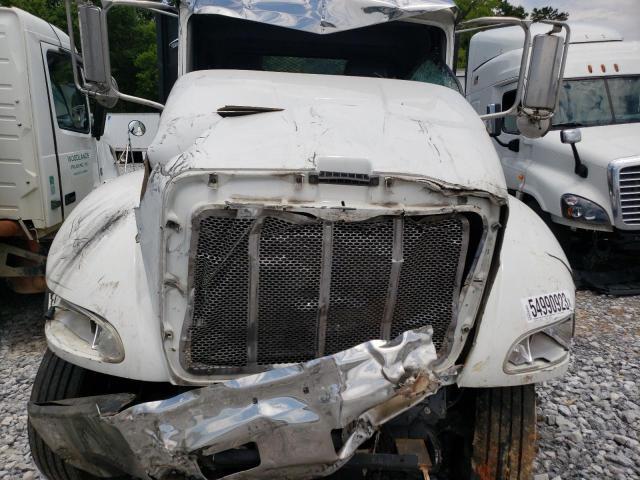 2017 Peterbilt 348