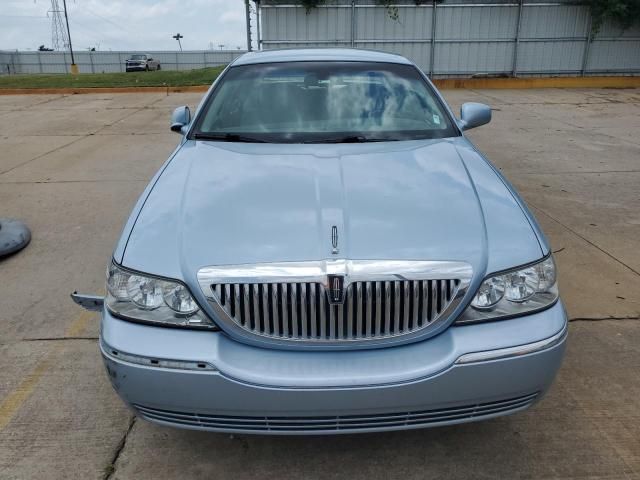 2010 Lincoln Town Car Signature Limited