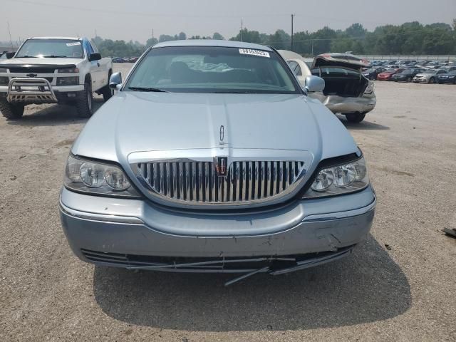 2010 Lincoln Town Car Signature Limited