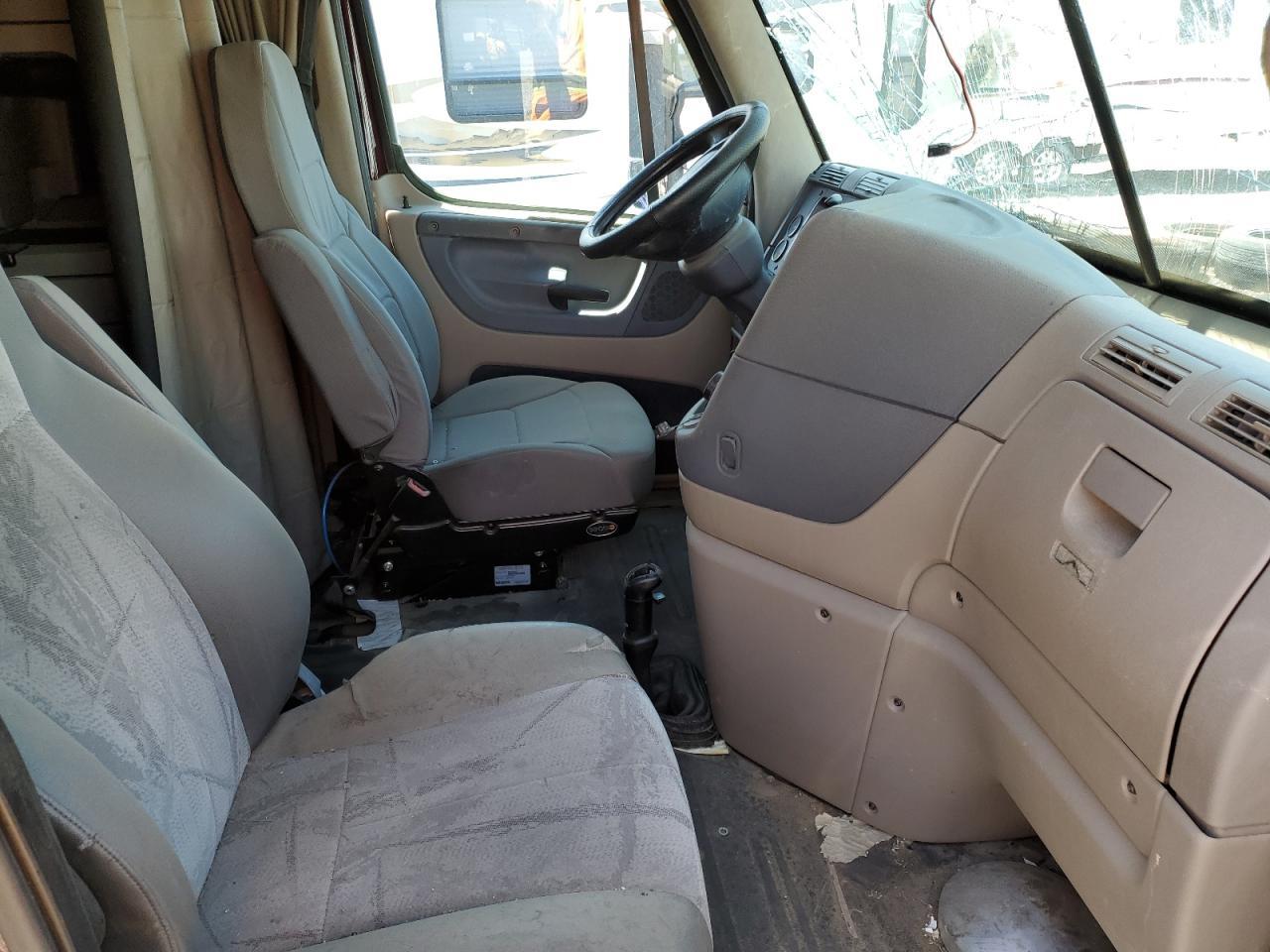 2015 Freightliner Cascadia 125