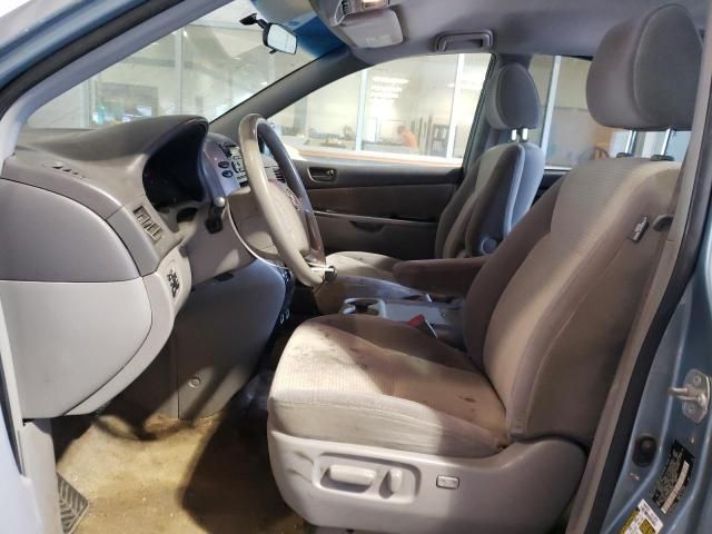 2009 Toyota Sienna CE