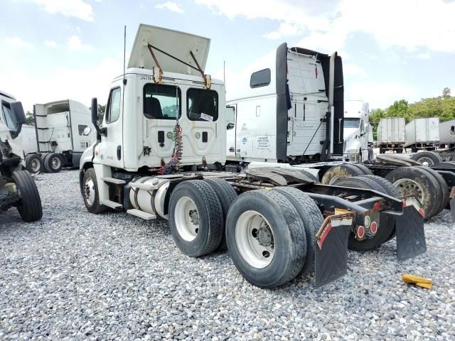 2015 Freightliner Cascadia 125