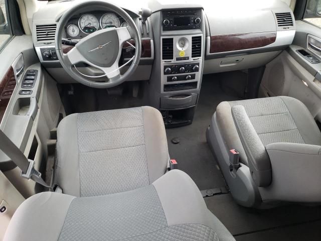 2010 Chrysler Town & Country Touring