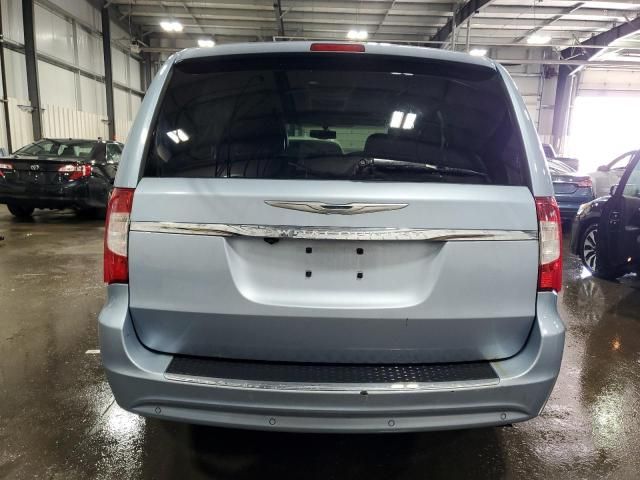 2013 Chrysler Town & Country Touring L