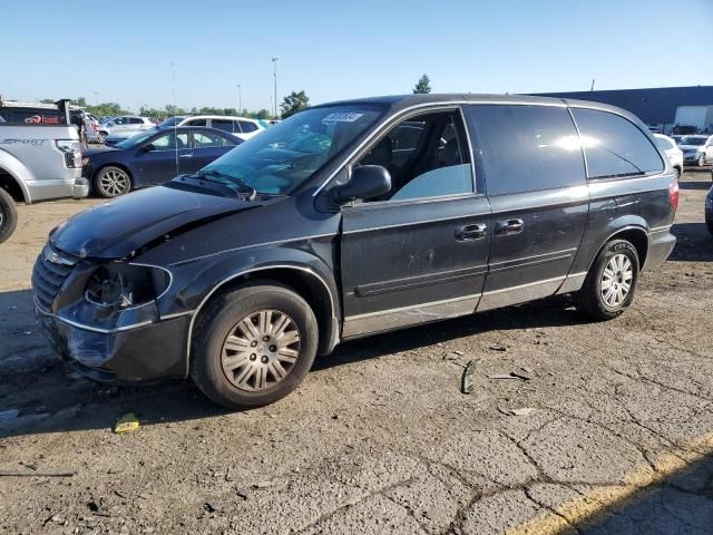 2007 Chrysler Town & Country LX