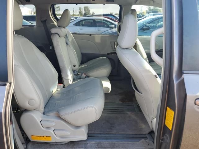 2013 Toyota Sienna XLE