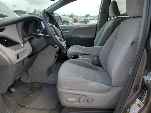 2016 Toyota Sienna LE