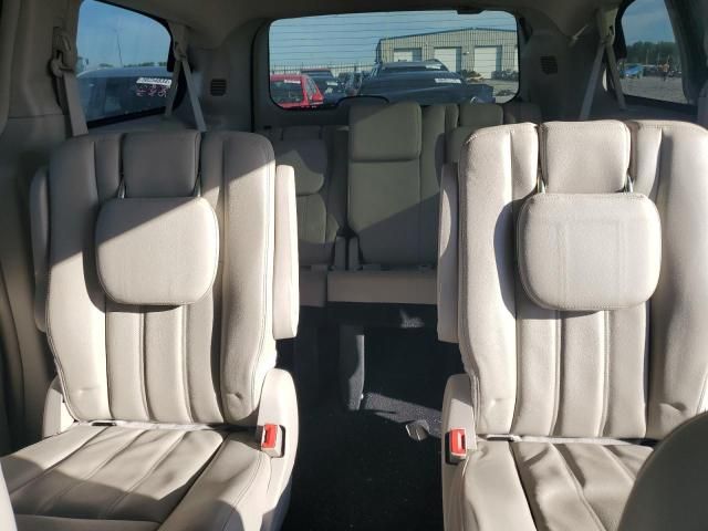 2013 Chrysler Town & Country Touring