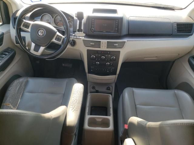 2012 Volkswagen Routan SE