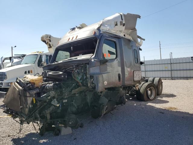 2019 Freightliner Cascadia 126