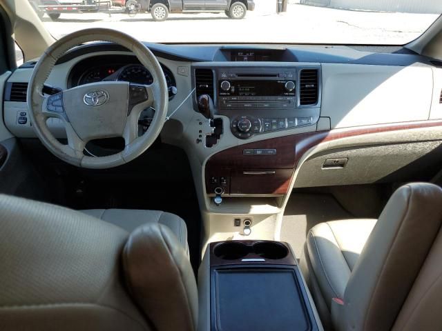 2013 Toyota Sienna XLE