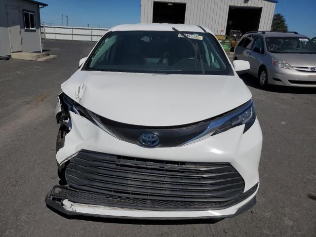 2021 Toyota Sienna LE