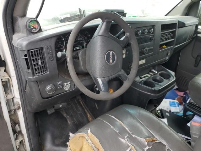 2009 GMC Savana Cutaway G3500