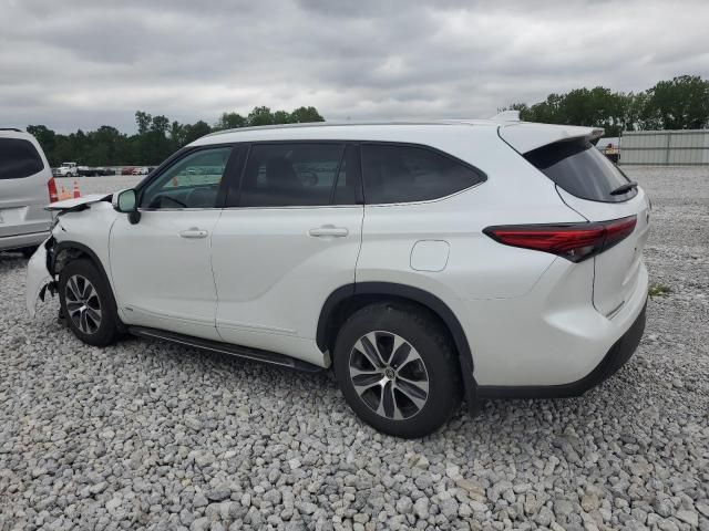 2022 Toyota Highlander Hybrid XLE