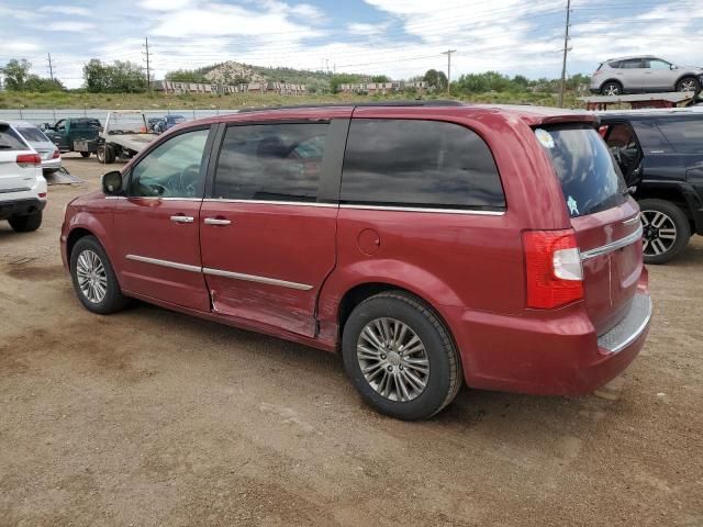 2013 Chrysler Town & Country Touring L