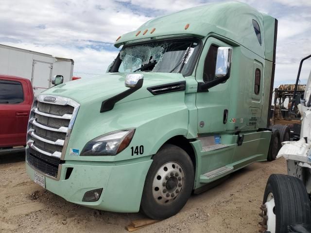 2019 Freightliner Cascadia 126