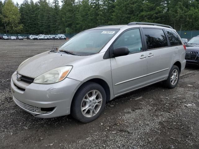 2004 Toyota Sienna LE