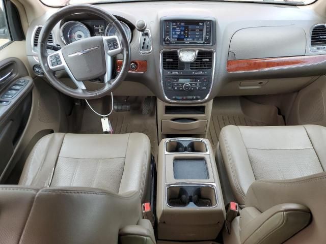 2013 Chrysler Town & Country Touring L