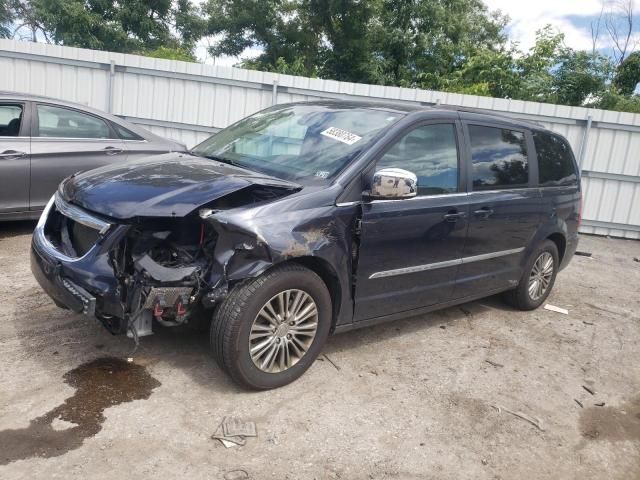 2014 Chrysler Town & Country Touring L