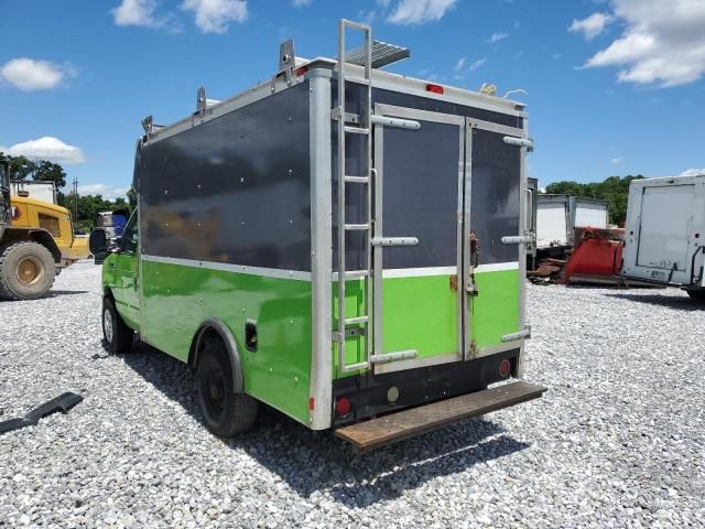 2013 Ford Econoline E350 Super Duty Cutaway Van