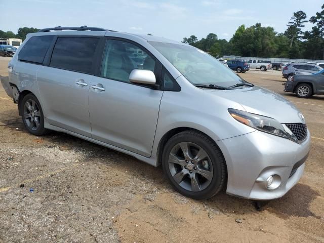 2015 Toyota Sienna Sport