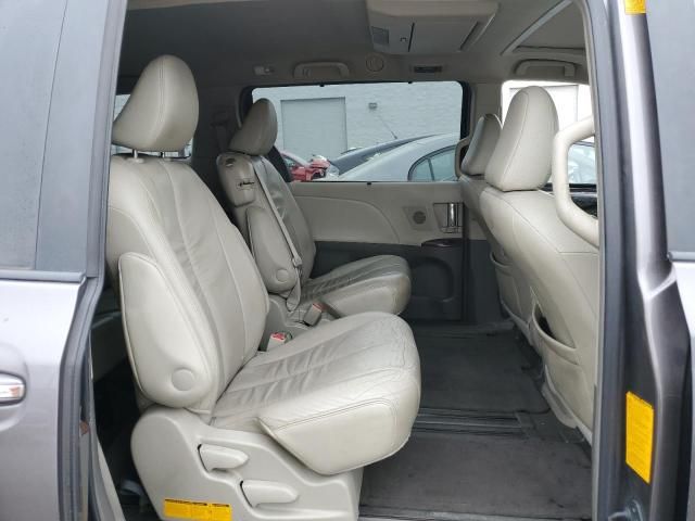 2011 Toyota Sienna XLE