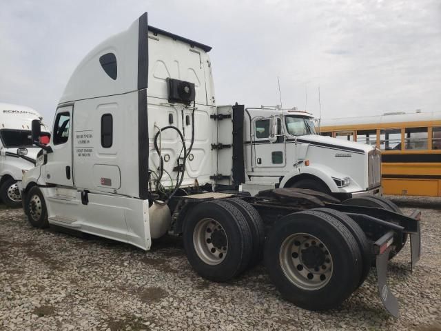 2018 Freightliner Cascadia 126