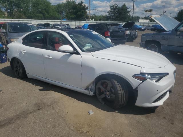 2018 Alfa Romeo Giulia Q4