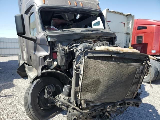 2019 Freightliner Cascadia 126