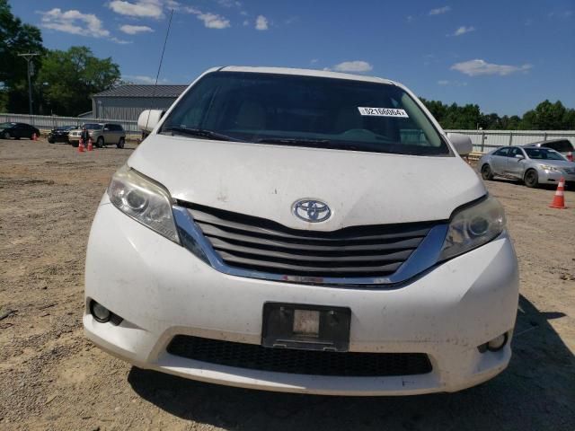 2012 Toyota Sienna XLE